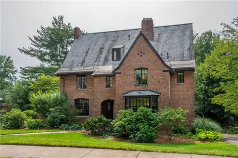47 W Hill Dr, West Hartford, CT 06119