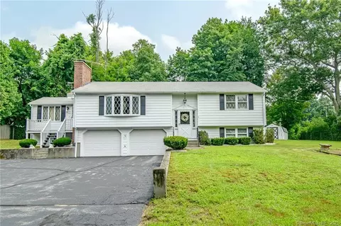10 Whittemore Rd, Thompson, CT 06255
