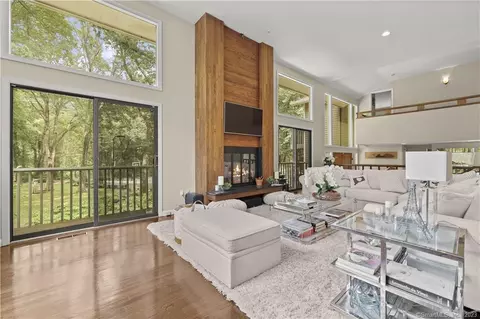 335 Georgetown Rd, Weston, CT 06883