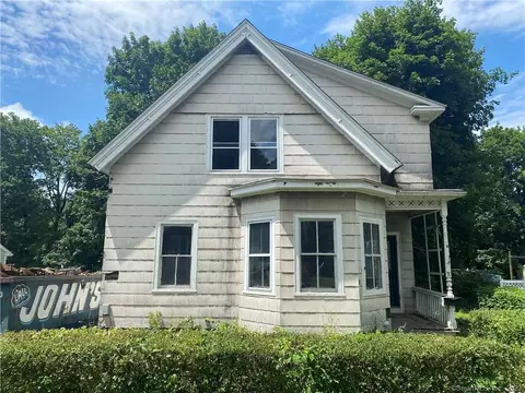 37 Lanouette St, Meriden, CT 06451
