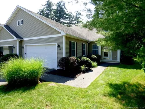 7 Bittersweet Ln #7, Avon, CT 06001