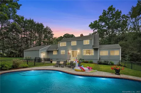 24 Redcoat Rd, Norwalk, CT 06850