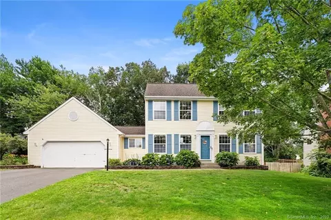 107 Bentley Dr, Manchester, CT 06042