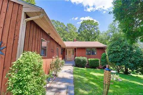 121 Osborn Rd, Naugatuck, CT 06770