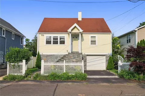 30 Pulaski St, Norwalk, CT 06851