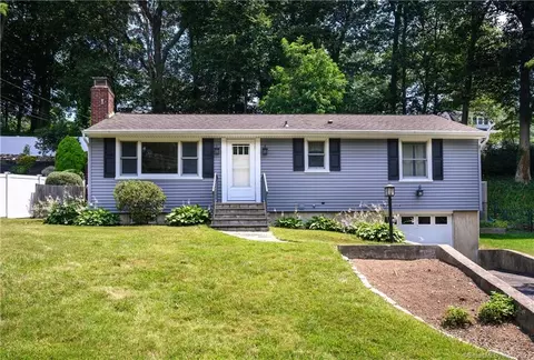 14 Cobblers Ln, Norwalk, CT 06851