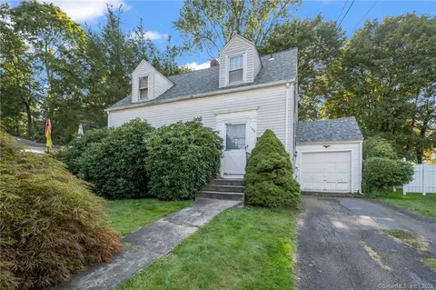 102 Scott Ave, Watertown, CT 06795
