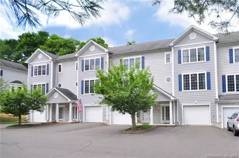 10 Partridge Ln #10, Farmington, CT 06032