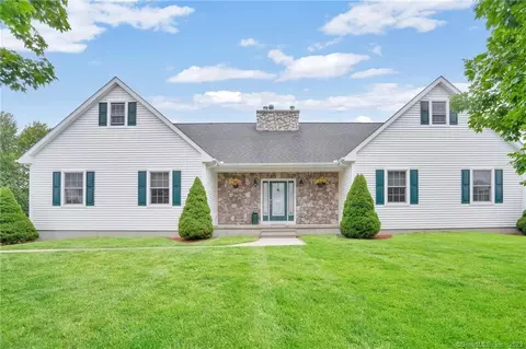 15 Felicia Baber Ln, Colchester, CT 06415