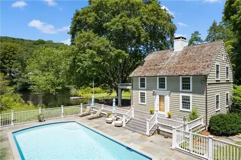 20 Old Hamburg Rd, Lyme, CT 06371