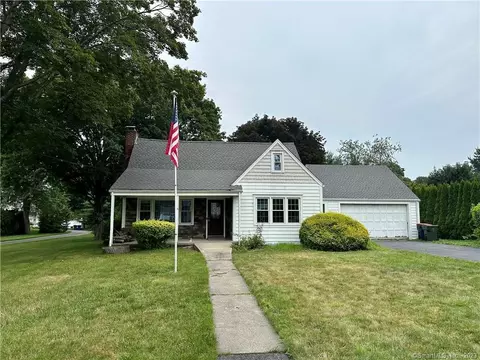 426 Erwin St, Trumbull, CT 06611