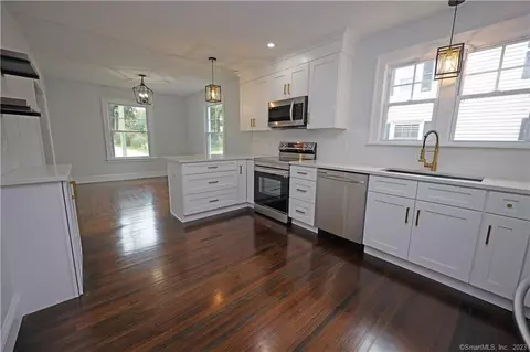 124 Meriden Ave, Southington, CT 06489