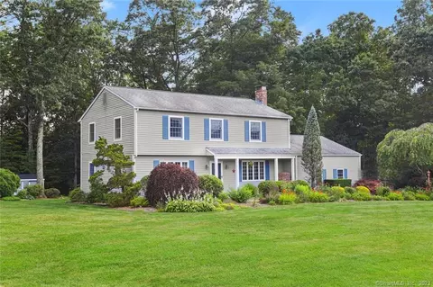 4 Deanna Dr, Oxford, CT 06478