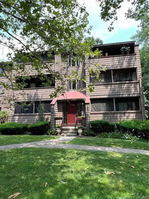 173 Towne House Rd #173, Hamden, CT 06514