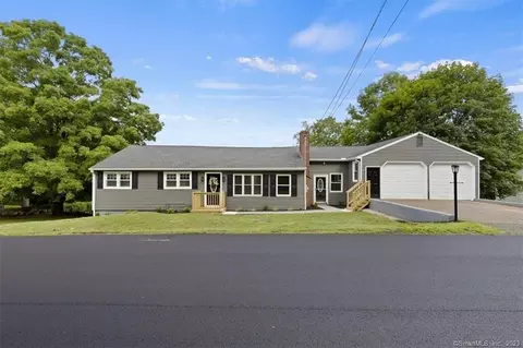 372 Atkins St, Middletown, CT 06457