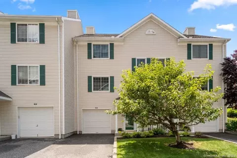 14 South St #49, Danbury, CT 06810