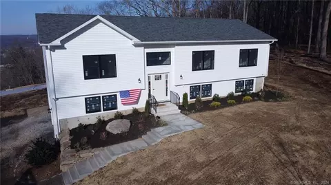 47 Prindle Ave # r, Ansonia, CT 06401
