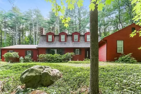 23 Saddle Ridge Dr, Simsbury, CT 06092