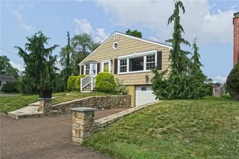 97 Magnolia Ave, West Haven, CT 06516
