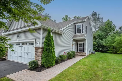 42 Brighton Park Way #42, Bloomfield, CT 06002
