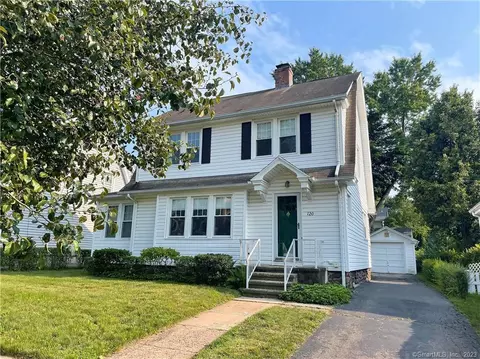 120 Filbert St, Hamden, CT 06517