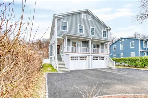 11 Hollow Wood Ln #A, Greenwich, CT 06831