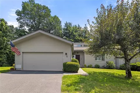 6 Alpine Meadow Ln #6, Avon, CT 06001