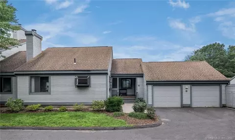 12 Sweetbriar Ln, Avon, CT 06001