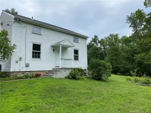 1189 Georges Hill Rd, Southbury, CT 06488