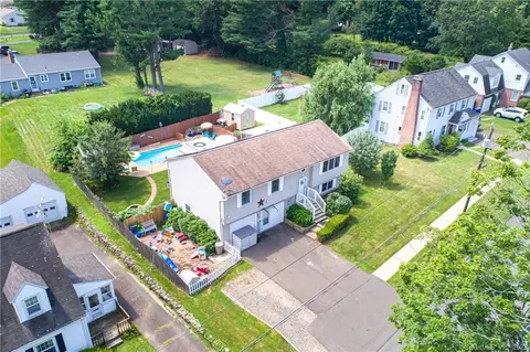 19 John St, Enfield, CT 06082