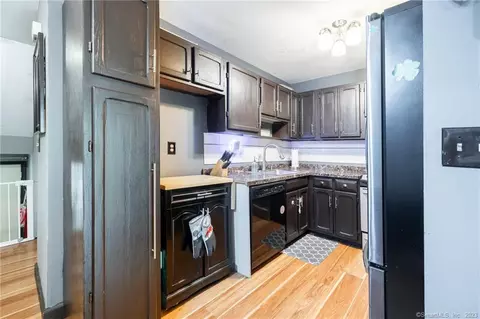 50 E Hill Rd #5D, Canton, CT 06019