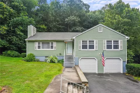 345 E Mountain Rd, Waterbury, CT 06706