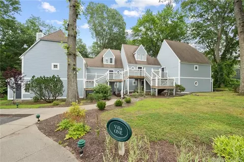124 Old Pond Ln #124, Norwich, CT 06360