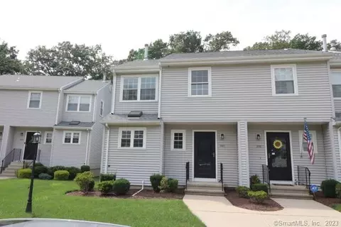 240 Red Oak Ln #240, Bridgeport, CT 06606