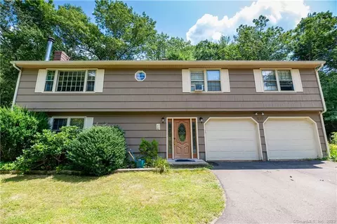 439 Maupas Rd, Guilford, CT 06437