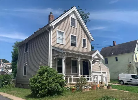 445 3rd Ave, West Haven, CT 06516