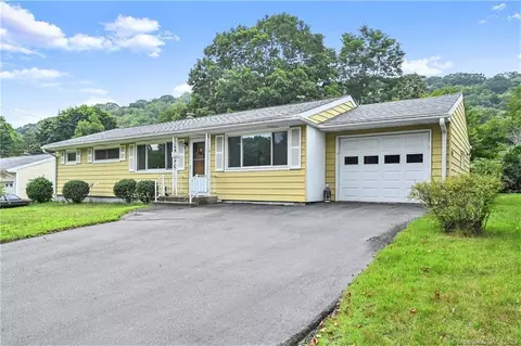 79 Fairwood Rd, Naugatuck, CT 06770