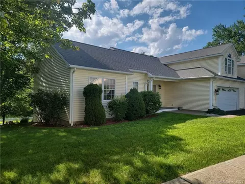 13 Isabellas Pl #13, Killingly, CT 06239
