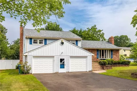 53 Trinity Ave, Glastonbury, CT 06033