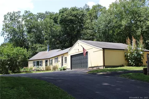 125 Pepper St, Monroe, CT 06468