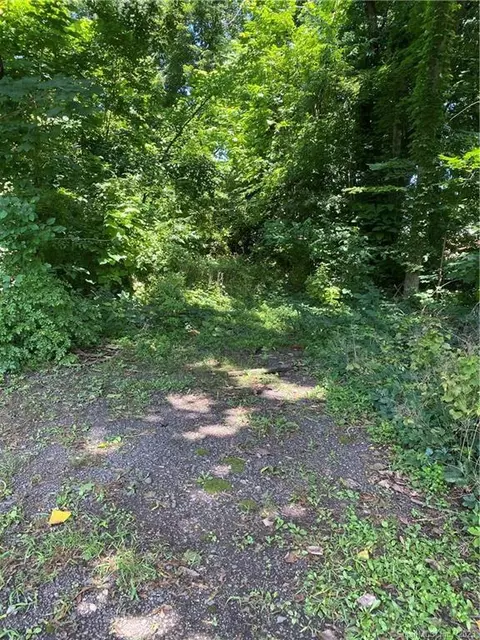 21 Charlevoix Pl, Windsor, CT 06095