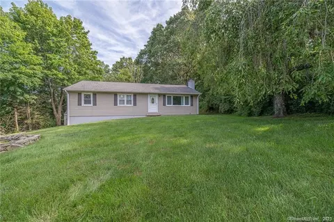 2 Belair Dr, Danbury, CT 06811
