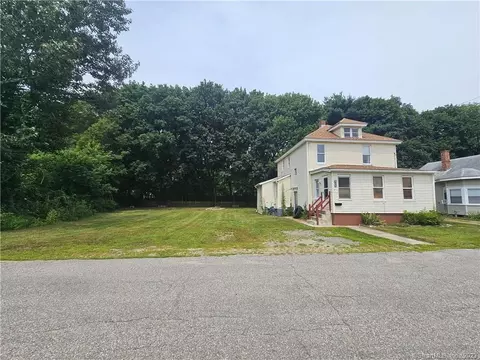 7 Dougherty Ave, Plainfield, CT 06374
