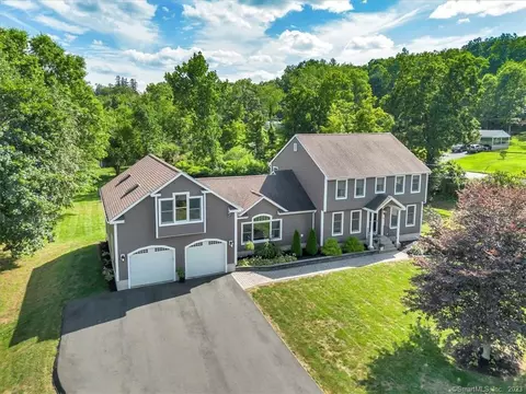 4 Race Track Holw, Middlefield, CT 06455