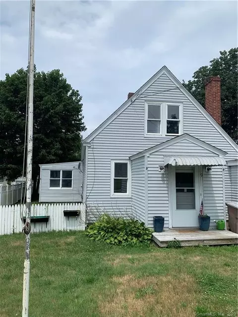 9 Black Point Rd, East Lyme, CT 06357