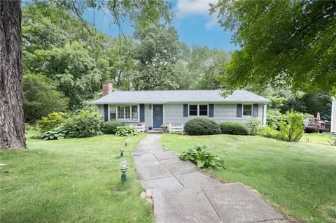 100 Brentwood Dr, Cheshire, CT 06410