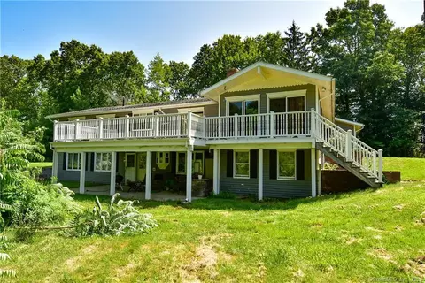 25 Plantation Rd, East Windsor, CT 06016