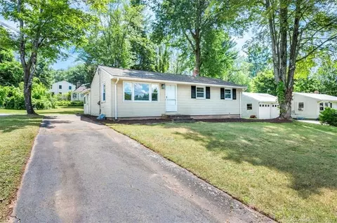 16 Russell Dr, Vernon, CT 06066