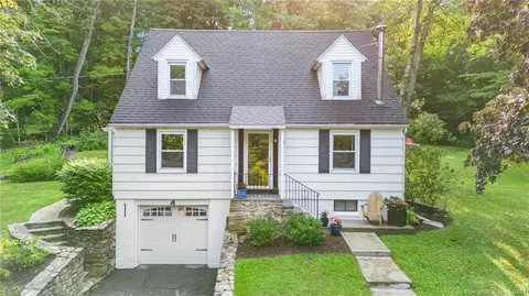 42 Strong Ter, Winchester, CT 06098
