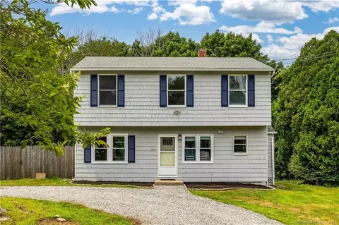 364 Great Neck Rd, Waterford, CT 06385